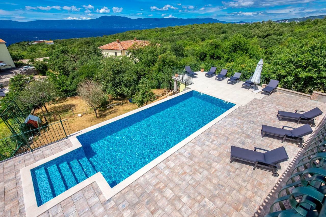 Luxury Apartments Kostrena With Pool Eksteriør billede