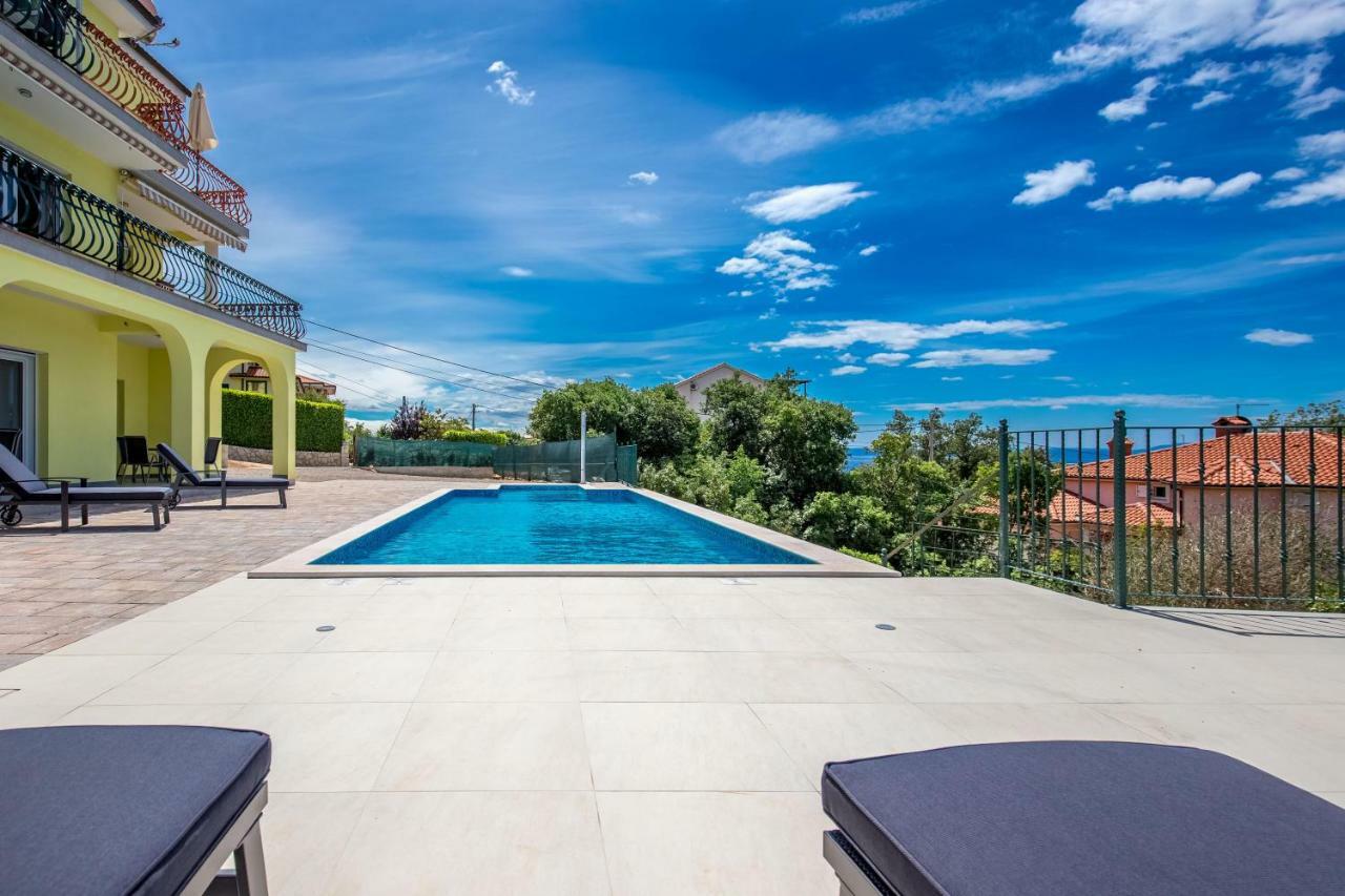Luxury Apartments Kostrena With Pool Eksteriør billede